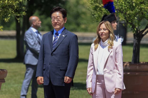 Italian Premier Giorgia Meloni meets South Korean President Lee Jae Myung ROME, ITALY, JUNE 12: Italian Premier Giorgia Meloni (R) welcomes South Korean President Lee Jae Myung (L) at Villa Pamphilj in Rome, Italy, on June 12, 2026. Riccardo De Luca Anadolu Rome Italy. Editorial use only. Please get in touch for any other usage.  Copyright: x2026xAnadoluxRiccardoxDexLucax