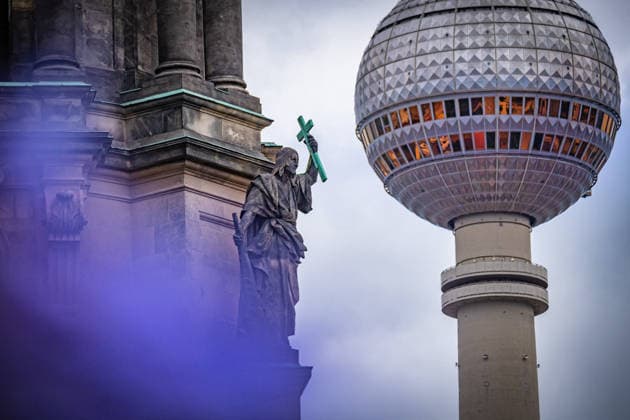 Berlin Mitte, City-Ost; Stadtszene im Bereich Unter den Linden - 12.06.2026 Berlin *** Berlin Mitte, City East City scene in the area of Unter den Linden 12 06 2026 Berlin