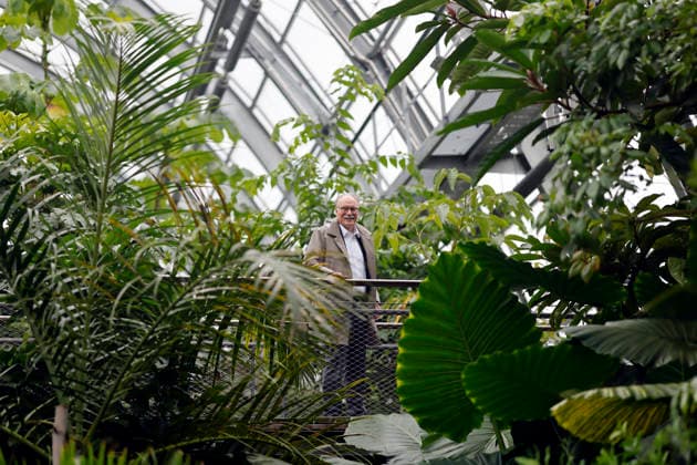 Bernhard Conin, ehemaliger Geschäftsführer von KoelnCongress, bei der Eröffnung der neuen Schaugewächshäuser in der Kölner Flora. Das Stahl-Glasgebäude zeigt eine große Auswahl exotischer Pflanzen und ist fortan wieder der Öffentlichkeit zugänglich. Köln, 12.06.2026 NRW Deutschland *** Bernhard Conin, former Managing Director of KoelnCongress, at the opening of the new show greenhouses in Colognes Flora The steel and glass building displays a large selection of exotic plants and is now once again open to the public Cologne, 12 06 2026 NRW Germany Copyright: xChristophxHardtx