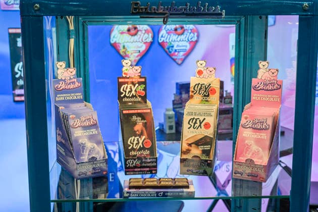 Stand von Boinky Boinkies, Südigkeiten zur sexuellen Stimulation, Edibles, Schokolade, Mary Jane Berlin - Cannabis Messe 2026, Messegelände, Westend, Charlottenburg, Berlin, Deutschland *** Boinky Boinkies stand, southern sexual stimulation, edibles, chocolate, Mary Jane Berlin Cannabis Fair 2026, Exhibition Center, Westend, Charlottenburg, Berlin, Germany