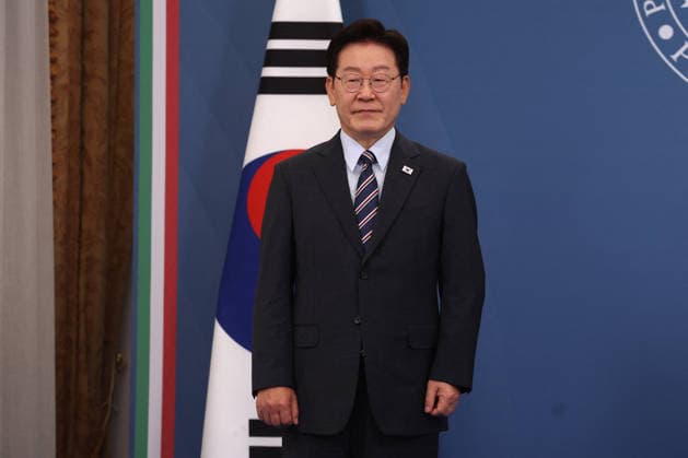 Meeting Between Giorgia Meloni and Korean President - Rome Prime Minister Giorgia Meloni meets with President of the Republic of Korea Lee Jae Myung at Villa Pamphilj in Rome, Italy on June 12, 2026, reaffirming the strength of bilateral relations and shared commitment to strengthening cooperation between Italy and Korea in key areas of strategic interest. Photo by Marco Iacobucci IPA ABACAPRESS.COM rome italy Italy  Copyright: xIPA ABACAx