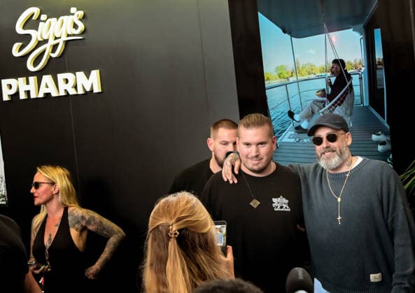 12.06.2026, xlakx, Entertainment, Mary Jane Berlin 2026 v.l. Der Rapper Sido auf der Cannabis-Messe Mary Jane Berlin. Die Veranstaltung präsentiert Aussteller aus den Bereichen Cannabis, Medizin, Lifestyle und Hanfprodukte. Berlin *** 12 06 2026, xlakx, Entertainment, Mary Jane Berlin 2026 v l Rapper Sido at the cannabis trade fair Mary Jane Berlin The event presents exhibitors from the cannabis, medicine, lifestyle and hemp product sectors Berlin Daniel Lakomski