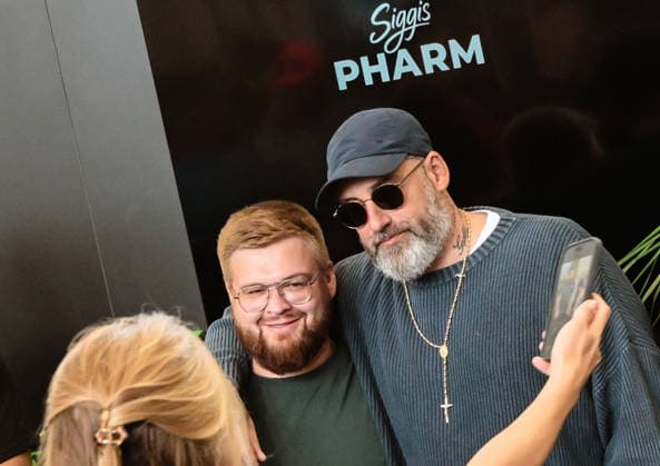 12.06.2026, xlakx, Entertainment, Mary Jane Berlin 2026 v.l. Der Rapper Sido auf der Cannabis-Messe Mary Jane Berlin. Die Veranstaltung präsentiert Aussteller aus den Bereichen Cannabis, Medizin, Lifestyle und Hanfprodukte. Berlin *** 12 06 2026, xlakx, Entertainment, Mary Jane Berlin 2026 v l Rapper Sido at the cannabis trade fair Mary Jane Berlin The event presents exhibitors from the cannabis, medicine, lifestyle and hemp product sectors Berlin Daniel Lakomski