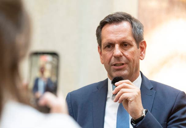 Olaf Lies - 1066. Sitzung des Bundesrat EUR, Deutschland, Berlin, 12.06.2026: Olaf Lies (SPD) Ministerpräsident von Niedersachsen gibt nach der Bundesratssitzung seinen Followern ein Statement ab - SocialMedia. 1066. Sitzung des Bundesrat. Neun Gesetzesbeschlüsse aus dem Bundestag und zahlreiche Initiativen aus den eigenen Reihen stehen auf der Tagesordnung. Den Schwerpunkt der Agenda bilden 24 Gesetzentwürfe der Bundesregierung, zu denen sich die Länder positionieren können *** Olaf Lies 1066 Meeting of the Bundesrat EUR, Germany, Berlin, 12 06 2026 Olaf Lies SPD Minister-President of Lower Saxony makes a statement to his followers after the Bundesrat meeting SocialMedia 1066 Meeting of the Bundesrat Nine legislative resolutions from