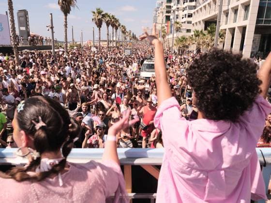 Tel Aviv pride parade 2026 TEL AVIV, ISRAEL JUNE 12, 2026: A crowd of around 100,000 people filled the streets of Tel Aviv for the 2026 Pride Parade, turning the Mediterranean coastline into a large-scale celebration of music, dance, and public demonstrations calling for equal rights. The annual event drew participants and spectators from across the country and abroad. photo by : Aldema Milstein Tel Aviv Israel Copyright: x xAldemaxMilsteinx xJNAxPressx