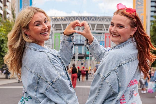 First arriving Harry Styles Fans, Wembley Park, UK Wembley Park, London, UK. 12th June 2026. Harry Styles fans, in custom made outfits, flock to Wembley Park for the first of an historic run of 12 shows at London s Wembley Stadium., Credit:Photo by Amanda Rose Amanda Rose Avalon United Kingdom, Middlesex, Wembley Park, Olympic Way  Copyright: xPhotoxbyxAmandaxRosex xAmandaxRosex xAvalonx 1109698901