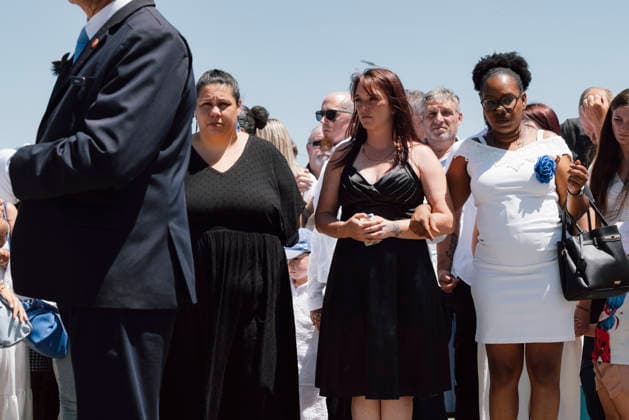 Lyhanna s funeral ceremony marks another deeply emotional moment in Fleurance France, Fleurance, June 12, 2026 Lyhanna s mother Ceremonie des obseques de Lyhanna marque un nouveau moment dintense emotion a Fleurance France, Fleurance le 12 juin 2026 mere de Lyhanna 457260 2026 12 06 OCCITANIE FLEURANCE France  Copyright: xPatriciaxHuchot-Boissierx xStarfacex STAR_457260_022