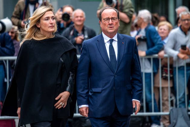 Bernadette Chirac Funeral - Paris François Hollande and Julie Gayet during funeral ceremony of Bernadette Chirac, widow of former French president Jacques Chirac at Sainte-Clotilde basilica in Paris, France on June 12, 2026. Bernadette Chirac died on June 5, 2026, aged 93. Photo by Denis Prezat ABACAPRESS.COM Paris France  Copyright: xPrezatxDenis ABACAx