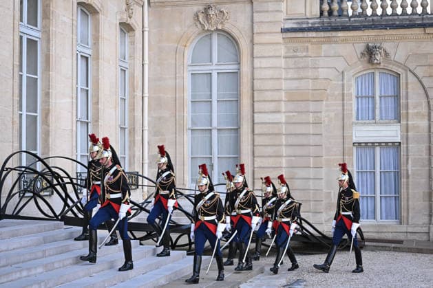 Emmanuel Macron welcomes Mark Carney at the Elysee FA Units from the French Republican Guard take postions as French President Emmanuel Macron welcomes Prime Minister of Canada Mark Carney at the Elysee Palace in Paris on June 12, 2026. Photo by Firas Abdullah ABACAPRESS.COM Paris Ile-de-France France  Copyright: xAbdullahxFiras ABACAx