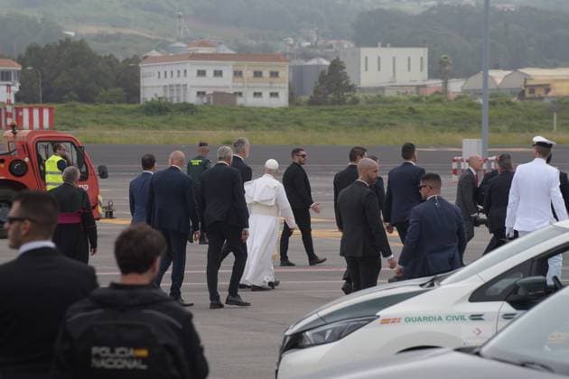 Farewell ceremony to Pope Leo XIV at Tenerife North Airport King Felipe VI and Pope Leo XIV during the celebration of the official farewell ceremony to Pope Leo XIV, at Tenerife North International Airport Los Rodeos, on June 12, 2026, in San Cristobal de La Laguna, Santa Cruz de Tenerife, Canary Islands Spain This institutional act developed before the highest political and ecclesiastical authorities before his departure by plane to Rome at 15  Copyright: xEloisaxPÃ rezx xACFIx 7592603