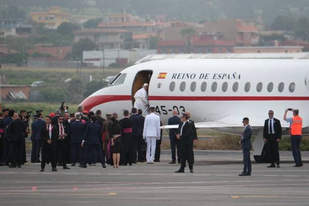 Farewell ceremony to Pope Leo XIV at Tenerife North Airport Pope Leo XIV boards the Falcon aircraft lent by Casa Real during the official farewell ceremony to Pope Leo XIV, at Tenerife North International Airport Los Rodeos, on June 12, 2026, in San Cristobal de La Laguna, Santa Cruz de Tenerife, Canary Islands Spain This institutional act developed before the highest political and ecclesiastical authorities before his departure by plane to Rome at 15  Copyright: xEloisaxPÃ rezx xACFIx 7592655