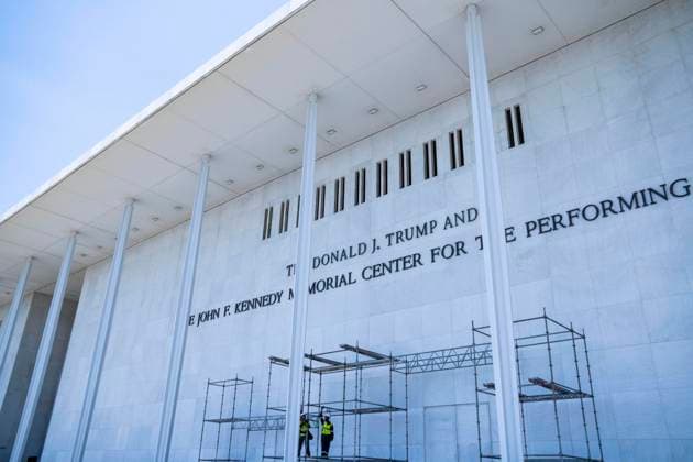 June 12, 2026, Washington, District Of Columbia, USA: Workers prepare to remove the name of United States President Donald J Trump from the facade of the John F. Kennedy Memorial Center for the Performing Arts in Washington, DC, USA, after a federal judge ordered that President Trump s name be removed from the building on Friday, June 12, 2026 Washington USA - ZUMAs152 20260612_faa_s152_010 Copyright: xAndrewxThomasx