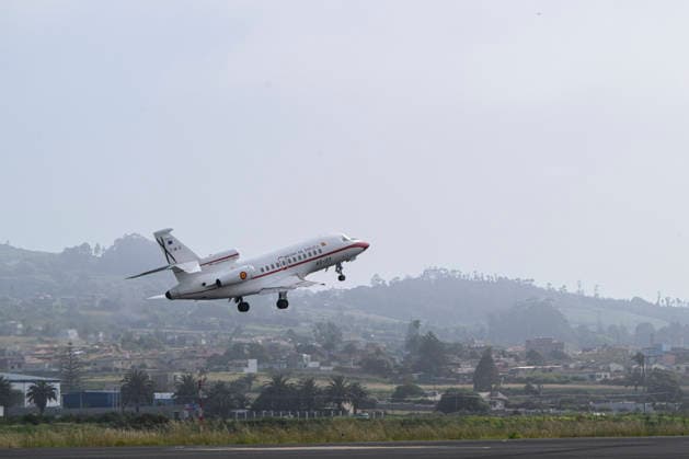 SPAIN - POPE LEO XIV EMBARKS A NEW AIRCRAF OFFERED BY SPANISH KING FELIPE VI - 2026 6 12 Spain, Vatican, 2026 6 12 Pope Leo XIV embarks a new aircraft offered by Spanish King Felipe VI after his first plane s takeoff was delayed due to an incident at Los Rodeos International Airport on the Canary Island of Tenerife . Pope Leo XIV will return to Rome from the Canary Islands today on a plane offered by Spanish King Felipe VI after his orginal aircraft suffered a technical glitch, the Vatican said. The flight is scheduled to depart Tenerife at 6 pm (1700 GMT) and arrive in Rome at around 11 pm, it said in a statement. EDITORIAL USE ONLY - NO BOOKS Copyright: xVATICANxMEDIA CPPx