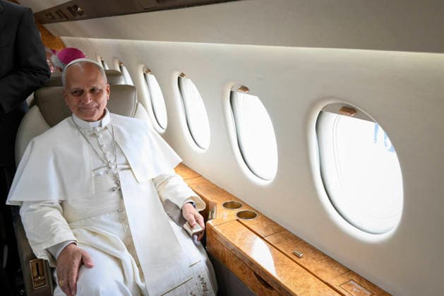 SPAIN - POPE LEO XIV EMBARKS A NEW AIRCRAF OFFERED BY SPANISH KING FELIPE VI - 2026 6 12 Spain, Vatican, 2026 6 12 Pope Leo XIV embarks a new aircraft offered by Spanish King Felipe VI after his first plane s takeoff was delayed due to an incident at Los Rodeos International Airport on the Canary Island of Tenerife . Pope Leo XIV will return to Rome from the Canary Islands today on a plane offered by Spanish King Felipe VI after his orginal aircraft suffered a technical glitch, the Vatican said. The flight is scheduled to depart Tenerife at 6 pm (1700 GMT) and arrive in Rome at around 11 pm, it said in a statement. EDITORIAL USE ONLY - NO BOOKS Copyright: xVATICANxMEDIA CPPx