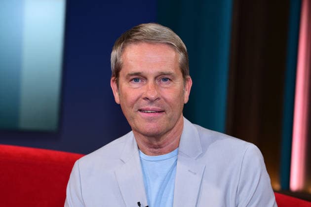 Hinnerk Baumgarten, der Moderator in der Sendung DAS Rote Sofa! (NDR) am 12.06.2026 in Hamburg Hinnerk Baumgarten during the Das Rote Sofa tv show at NDR Studios on June 12, 2026 in Hamburg, Germany Politiker und Schiedsrichter Florian Lechner zu Gast bei Das Rote Sofa in Hamburg (NDR) *** Hinnerk Baumgarten, the presenter in the program DAS Rote Sofa NDR on 12 06 2026 in Hamburg Hinnerk Baumgarten during the Das Rote Sofa tv show at NDR Studios on June 12, 2026 in Hamburg, Germany Politician and referee Florian Lechner as a guest at Das Rote Sofa in Hamburg NDR 