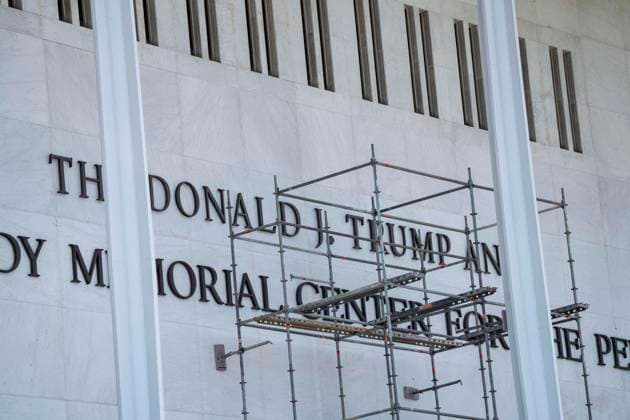 Trump Name Removed from the John F Kennedy Center for the Performing Arts Workers prepare to remove the name of United States President Donald J Trump from the facade of the John F. Kennedy Memorial Center for the Performing Arts in Washington, DC, USA, after a federal judge ordered that President Trump s name be removed from the building on Friday, June 12, 2026. Photo by Andrew Thomas CNP ABACAPRESS.COM Washington District of Columbia United States  Copyright: xCNP ABACAx
