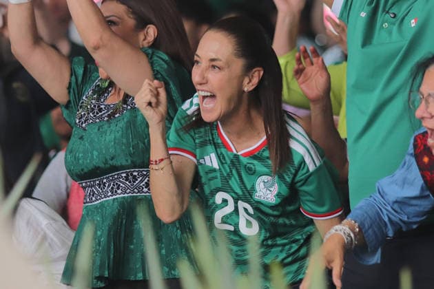 MexicoÃ¢â‚¬â ¢s President Claudia Sheinbaum Pardo watching the FIFA World Cup opening match between Mexico and South Africa at Deportivo Hermanos Galeana. on June 11, 2026 in Mexico City, Mexico. Mexico City Mexico - ZUMAe321 20260611_zia_e321_050 Copyright: xCarlosxSantiagox