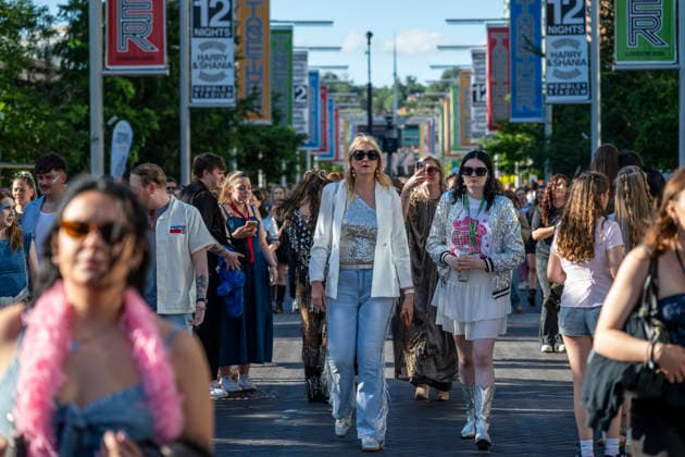 June 12, 2026, London, London, UK: LONDON, UK. Fans arrive on Olympic way to attend Harry StylesÃ¢â‚¬â ¢ concert, part of the Together Together tour as he begins a 12-night residency at Wembley Stadium. London UK  - ZUMAl94_ 20260612_zaf_l94_023 Copyright: xStephenxChungx