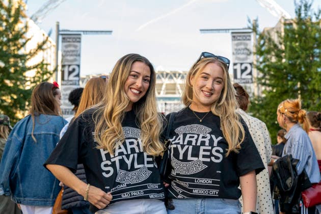 June 12, 2026, London, London, UK: LONDON, UK. Fans arrive on Olympic way to attend Harry StylesÃ¢â‚¬â ¢ concert, part of the Together Together tour as he begins a 12-night residency at Wembley Stadium. London UK  - ZUMAl94_ 20260612_zaf_l94_032 Copyright: xStephenxChungx