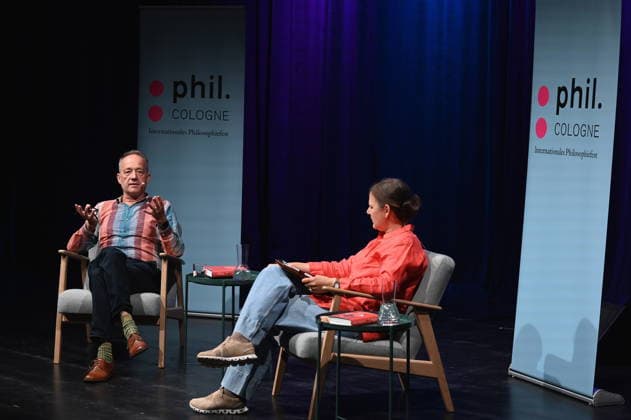 Autor Stefan Weidner und Journalistin Catherine Newmark, l-r, spricht auf der Phil.Cologne, ein internationales Fest für Philosophie zum Thema Yoga oder Die sanfte Eroberung des Westens durch den Osten *** Author Stefan Weidner and journalist Catherine Newmark, l r, speak at Phil Cologne, an international festival of philosophy on the subject of Yoga or The Gentle Conquest of the West by the East