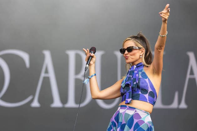Buscabulla no Primavera Sound Porto 2026 in Portugal - 12 Jun 2026 Raquel Berríos of the Puerto Rican experimental pop duo Buscabulla performs live on stage during Primavera Sound Porto 2026 at Parque da Cidade. Porto Portugal Copyright: xDiogoxBaptistax xSOPAxImagesx DB_BuscabullaS262DAY_0022