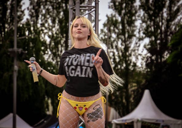 12.06.2026, xlakx, Entertainment, Mary Jane Berlin 2026 v.l.Die Rapperin Sarah4K auf der Cannabis-Messe Mary Jane Berlin. Die Veranstaltung präsentiert Aussteller aus den Bereichen Cannabis, Medizin, Lifestyle und Hanfprodukte. Berlin *** 12 06 2026, xlakx, Entertainment, Mary Jane Berlin 2026 v l The rapper Sarah4K at the cannabis fair Mary Jane Berlin The event presents exhibitors from the fields of cannabis, medicine, lifestyle and hemp products Berlin Daniel Lakomski