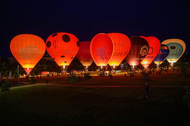 Air balloons night glow in Vilnius VILNIUS, LITHUANIA - JUNE 12: Hot air balloons illuminated the night sky over Vilnius, Lithuania during the Night Glow show held near the White Bridge on June 12, 2026. Yauhen Yerchak Anadolu Vilnius Lithuania. Editorial use only. Please get in touch for any other usage.  Copyright: x2026xAnadoluxYauhenxYerchakx