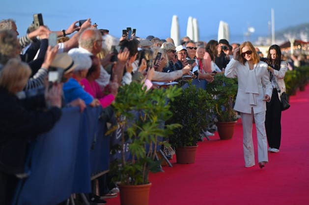 40th Cabourg Film Festival Day 3 FC Isabelle Huppert attend the red carpet during Day Three of the 40th Cabourg Film Festival on June 12, 2026 in Cabourg, France. Photo by Franck Castel ABACAPRESS.COM Cabourg  Copyright: xCastelxFranck ABACAx