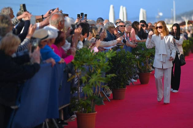 40th Cabourg Film Festival Day 3 FC Isabelle Huppert attend the red carpet during Day Three of the 40th Cabourg Film Festival on June 12, 2026 in Cabourg, France. Photo by Franck Castel ABACAPRESS.COM Cabourg  Copyright: xCastelxFranck ABACAx