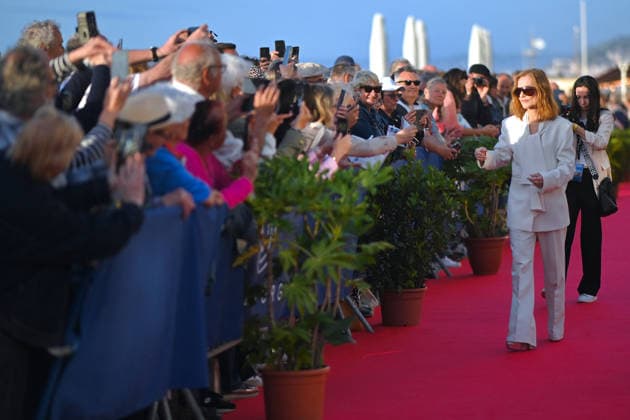 40th Cabourg Film Festival Day 3 FC Isabelle Huppert attend the red carpet during Day Three of the 40th Cabourg Film Festival on June 12, 2026 in Cabourg, France. Photo by Franck Castel ABACAPRESS.COM Cabourg  Copyright: xCastelxFranck ABACAx