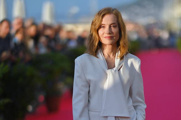 40th Cabourg Film Festival Day 3 FC Isabelle Huppert attend the red carpet during Day Three of the 40th Cabourg Film Festival on June 12, 2026 in Cabourg, France. Photo by Franck Castel ABACAPRESS.COM Cabourg  Copyright: xCastelxFranck ABACAx