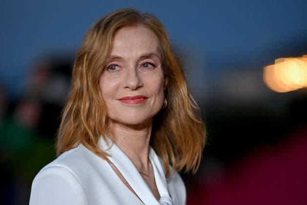 40th Cabourg Film Festival Day 3 FC Isabelle Huppert poses with her honorary Swann award on the red carpet during Day Three of the 40th Cabourg Film Festival on June 12, 2026 in Cabourg, France. Photo by Franck Castel ABACAPRESS.COM Cabourg  Copyright: xCastelxFranck ABACAx