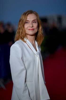 40th Cabourg Film Festival Day 3 FC Isabelle Huppert poses with her honorary Swann award on the red carpet during Day Three of the 40th Cabourg Film Festival on June 12, 2026 in Cabourg, France. Photo by Franck Castel ABACAPRESS.COM Cabourg  Copyright: xCastelxFranck ABACAx