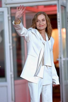 40th Cabourg Film Festival Day 3 FC Isabelle Huppert poses with her honorary Swann award on the red carpet during Day Three of the 40th Cabourg Film Festival on June 12, 2026 in Cabourg, France. Photo by Franck Castel ABACAPRESS.COM Cabourg  Copyright: xCastelxFranck ABACAx