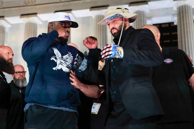 UFC Heavyweight Derrick Lewis (L) squares off with UFC Heavyweight Josh Hokit (R) during the UFC Freedom 250 press conference at the Lincoln Memorial in Washington, DC on Friday, June 12, 2026. President Donald Trump is hosting a series of fighting matches on the South Lawn on Flag Day and his 80th birthday, June 14, in honor of America s 250th birthday.  WASP20260612707 SHAWNxTHEW