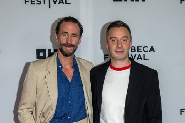 Dear England Premiere, 25th Tribeca Film Festival, New York, USA - 12 Jun 2026 (L-R) Joseph Fiennes and James Graham attend Dear England Premiere during the 2026 Tribeca Film Festival at the SVA Theatre on June 12, 2026 in New York City. New York United States Copyright: xRonxAdarx xSOPAxImagesx _radar_england_06122026_00235