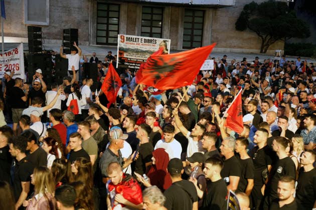 Protest against the construction of a luxury resort in Tirana, Albania. Protesters hold signs and Albanian national flags as they take part in a demonstration in front of the prime minister s office in Tirana on June 12, 2026, opposing the construction of a luxury resort in a protected natural area near the city of Vlore. Several thousand citizens demonstrated in Tirana for the 13th consecutive night to demand transparency on a luxury tourism complex project in the protected area of Narta Lagoon in the city of Vlore linked to US President Donald Trump s son-in-law Jared Kushner and his wife, Ivanka Trump. The project was planned for two areas along the Adriatic coast, the protected delta area of Vjosa-Narta and the nearby uninhabited island Copyright: xLightxStudioxAgencyx xMaltonxDibrax