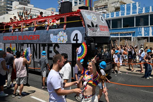 LGBT Pride clebration in Tel Aviv, Israel - 12 Jun 2026 Thousands of people gathered for the Tel Aviv Pride Parade after a three-year hiatus caused by the war. The Pride Parade in Tel Aviv, Israel, took place after a three-year hiatus due to the war. This year as well, the war remained a backdrop to the event, as Tel Aviv had been targeted by Iranian missile attacks just a few days earlier. Despite these challenges, thousands of people across Israel came out to celebrate love, pride, and equality, marching in support of equal rights for the LGBTQ+ community, including gay men and lesbians. Tel Aviv Israel Copyright: xYaelxGuiskyxAbasx xSOPAxImagesx 7417s