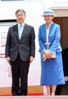 June 13, 2026, Tokyo, Japan - Japanese Emperor Naruhito (L) and Empress Masako (R) leave to Netherlands at the Tokyo International Airport on Saturday, June 13, 2026. Japanese royal couple will visit Netherlands and Belgium from June 13 through 26. (photo by Yoshio Tsunoda AFLO)  aflo_334258782
