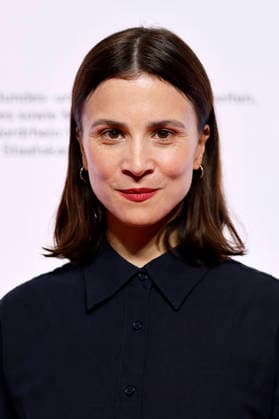 Schauspielerin Aylin Tezel bei der Premiere der ZDF-Serie Serial Cleaner im Rahmen des 12. Seriencamp Festivals 2026 im Cinenova. Köln, 11.06.2026 NRW Deutschland *** Actress Aylin Tezel at the premiere of the ZDF series Serial Cleaner as part of the 12 Series Camp Festival 2026 at Cinenova Cologne, 11 06 2026 NRW Germany Copyright: xChristophxHardtx