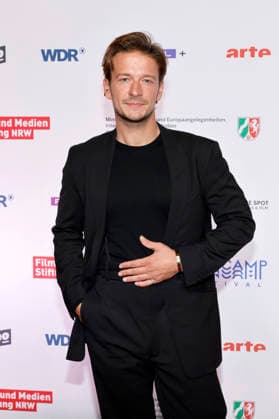 Schauspieler Stefan Gorski bei der Premiere der ZDF-Serie Serial Cleaner im Rahmen des 12. Seriencamp Festivals 2026 im Cinenova. Köln, 11.06.2026 NRW Deutschland *** Actor Stefan Gorski at the premiere of the ZDF series Serial Cleaner as part of the 12 Series Camp Festival 2026 at Cinenova Cologne, 11 06 2026 NRW Germany Copyright: xChristophxHardtx