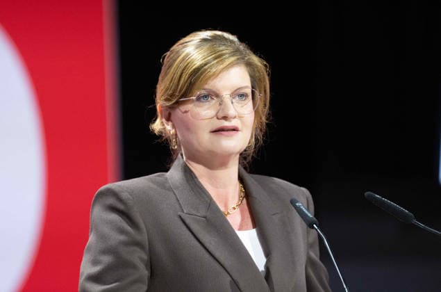 Sarah PHILIPP, Landesvorsitzende der NRWSPD, bei ihrer Rede Landesdeligiertenkonferenz der NRWSPD, SPD Nordrhein-Westfalen in Duesseldorf am 13.06.2026, *** Sarah PHILIPP, State Chairwoman of the NRWSPD, during her speech at the State Delegates Conference of the NRWSPD, SPD North Rhine-Westphalia in Duesseldorf on 13 06 2026,
