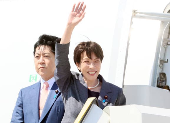 RECORD DATE NOT STATED June 13, 2026, Tokyo, Japan - Japanese Prime Minister Sanae Takaichi waves her hand to wellwishers as she leaves to United Kingdom at the Tokyo International Airport on Saturday, June 13, 2026. Takaichi will visit UK, Italy and France to attend the G7 summit meeting. (photo by Yoshio Tsunoda AFLO)  aflo_334263547
