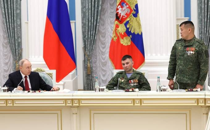 Russian President Vladimir Putin meets with military personnel involved in what Russia calls a special military operation in Ukraine, during a meeting at the Kremlin on the occasion of Russia Day, in Moscow Russian President Vladimir Putin meets with military personnel involved in what Russia calls a special military operation in Ukraine, during a meeting at the Kremlin on the occasion of Russia Day, in Moscow, Russia, June 12, 2026. Photo by Russian President official apaimages Russia Russia Russian Federation 120626_Russia_RPO_00(10) Copyright: xapaimagesxRussianxPresidentxxofficialx xapaimagesx