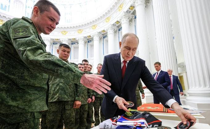 Russian President Vladimir Putin meets with military personnel involved in what Russia calls a special military operation in Ukraine, during a meeting at the Kremlin on the occasion of Russia Day, in Moscow Russian President Vladimir Putin meets with military personnel involved in what Russia calls a special military operation in Ukraine, during a meeting at the Kremlin on the occasion of Russia Day, in Moscow, Russia, June 12, 2026. Photo by Russian President official apaimages Russia Russia Russian Federation 120626_Russia_RPO_00(2) Copyright: xapaimagesxRussianxPresidentxxofficialx xapaimagesx