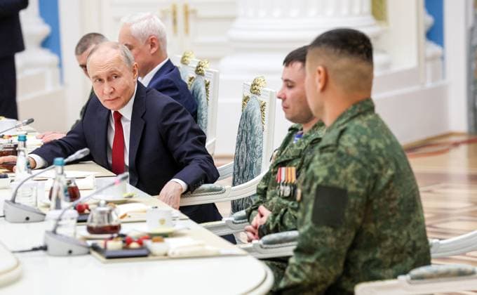 Russian President Vladimir Putin meets with military personnel involved in what Russia calls a special military operation in Ukraine, during a meeting at the Kremlin on the occasion of Russia Day, in Moscow Russian President Vladimir Putin meets with military personnel involved in what Russia calls a special military operation in Ukraine, during a meeting at the Kremlin on the occasion of Russia Day, in Moscow, Russia, June 12, 2026. Photo by Russian President official apaimages Russia Russia Russian Federation 120626_Russia_RPO_00(3) Copyright: xapaimagesxRussianxPresidentxxofficialx xapaimagesx