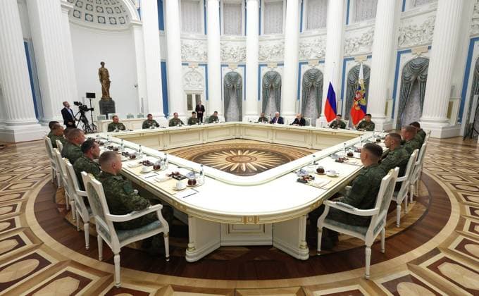 Russian President Vladimir Putin meets with military personnel involved in what Russia calls a special military operation in Ukraine, during a meeting at the Kremlin on the occasion of Russia Day, in Moscow Russian President Vladimir Putin meets with military personnel involved in what Russia calls a special military operation in Ukraine, during a meeting at the Kremlin on the occasion of Russia Day, in Moscow, Russia, June 12, 2026. Photo by Russian President official apaimages Russia Russia Russian Federation 120626_Russia_RPO_00(5) Copyright: xapaimagesxRussianxPresidentxxofficialx xapaimagesx