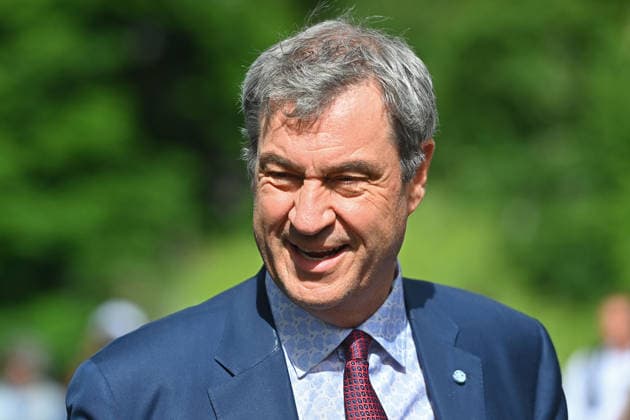 Markus SOEDER (Ministerpraesident Bayern und CSU Vorsitzender),lacht,lachen,lachend, optimistisch,gutgelaunt, Einzelbild,angeschnittenes Einzelmotiv,Portraet,Portrait,Porträt. Einweihung des neuen Ludwig II.-Denkmals auf der Bastion der Corneliusbruecke am 13.06.2026 in Muenchen. *** Markus SOEDER Ministerpraesident Bavaria and CSU chairman, laughing, laughing, optimistic, good-humored, single picture, cropped single motif, portrait, portrait, portrait inauguration of the new Ludwig II monument on the bastion of the Cornelius Bridge on 13 06 2026 in Munich