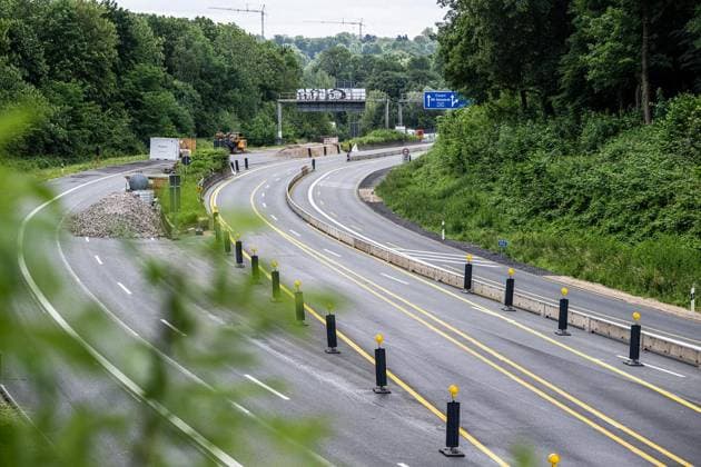 Sperrung der A40 in Mülheim an der Ruhr ** NUR FÜR REDAKTIONELLE ZWECKE ** EDITORIAL USE ONLY **<p>Voll gesperrt ist am Samstag, 13.06.2026, die Autobahn A40 zwischen den Anschlussstellen Winkhausen und Heißen. Im Bereich der Geitlingstraße wird nach Blindgängern aus dem 2. Weltkrieg gesucht. Dafür muss die Fahrbahndecke abgetragen werden. Deutschland NRW Mülheim an der Ruhr Copyright: MartinxMöller *** Closure of the A40 in Mülheim an der Ruhr FOR EDITORIAL PURPOSES ONLY EDITORIAL USE ONLY p The A40 highway between the Winkhausen and Heißen junctions will be fully closed on Saturday, 13 06 2026 In the Geitlingstraße area, a search is being carried out for unexploded ordnance from the Second World War The road surface has to be re Copyright: MartinxMöller doc869q74vxiy11k1vw3j5n ,EDITORIAL USE ONLY
