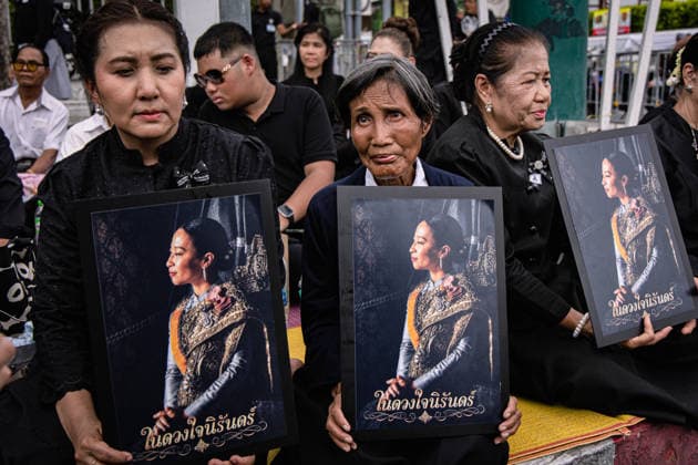 Thai king s eldest daughter Princess Bajrakitiyabha dies after prolonged illness BANGKOK, THAILAND - JUNE 13: Mourners react near the Grand Palace? to the passing of HRH Princess Bajrakitiyabha while holding a framed portrait of her on June 13, 2026 in Bangkok, Thailand. According to a statement released by the Thai Bureau of the Royal Household on 12 June 2026, HRH Princess Bajrakitiyabha died at King Chulalongkorn Memorial Hospital at the age of 47. Wissarut Weerasopon Anadolu Banghok Thailand. Editorial use only. Please get in touch for any other usage.  Copyright: x2026xAnadoluxWissarutxWeerasoponx